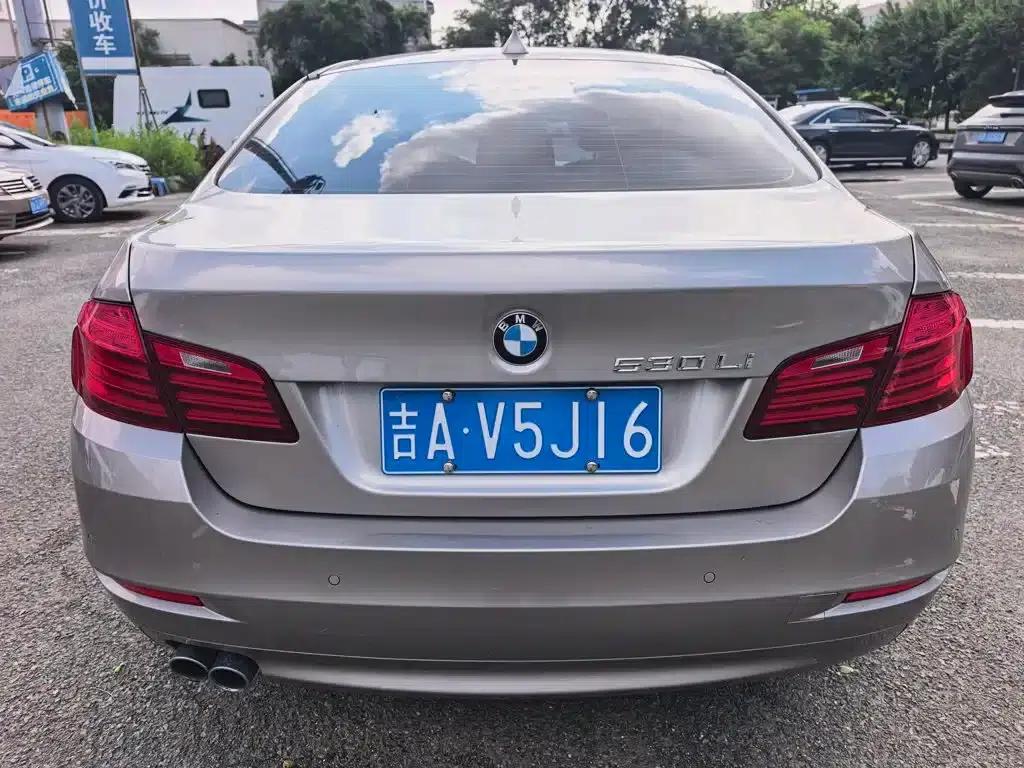 BMW 5 Series 2013 530Li Leading Edition — миниатюра 12