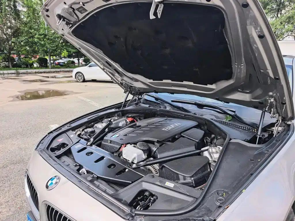 BMW 5 Series 2013 530Li Leading Edition — миниатюра 15