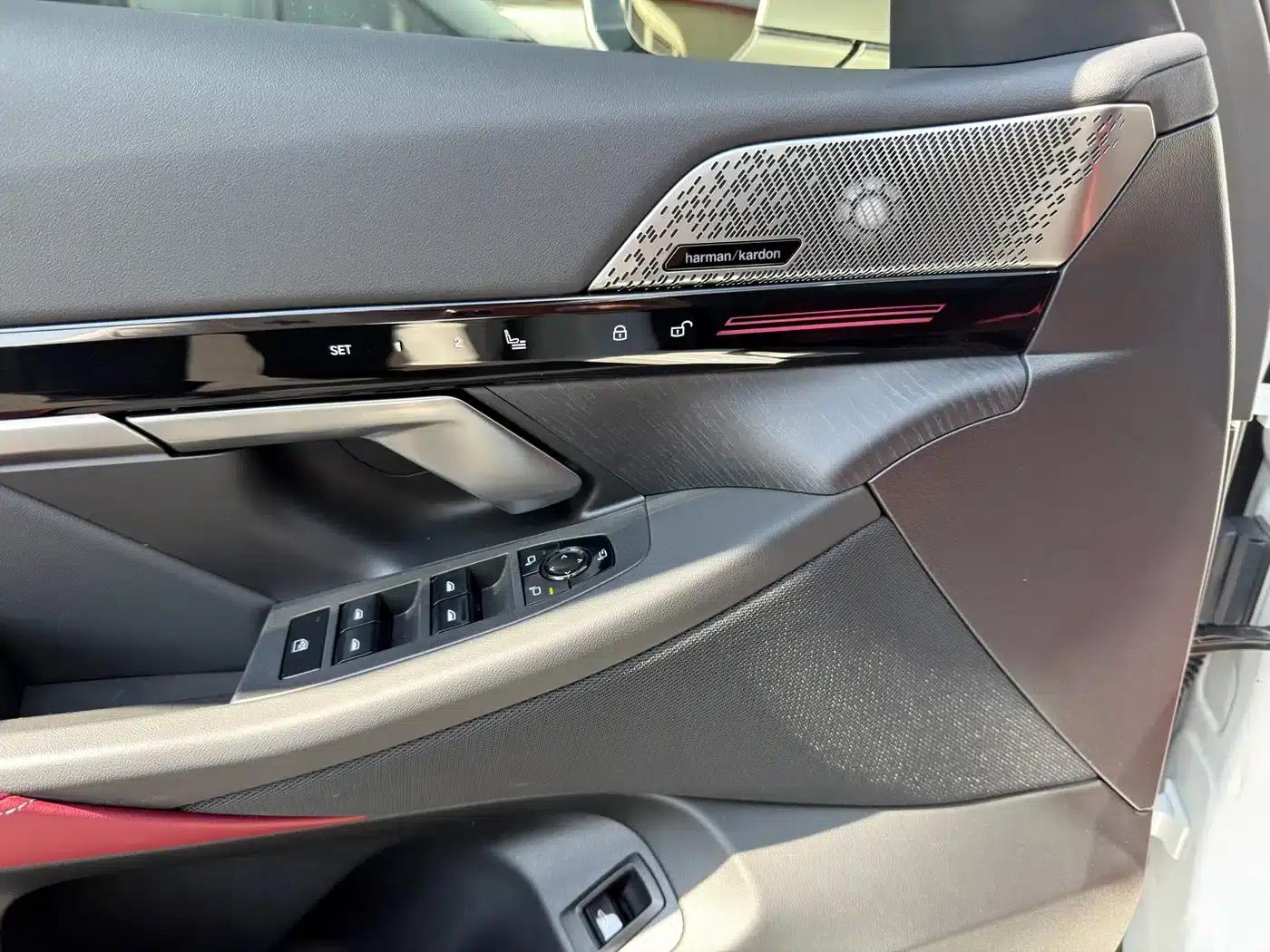 2024 BMW 5 Series 525Li Luxury Package — миниатюра 5