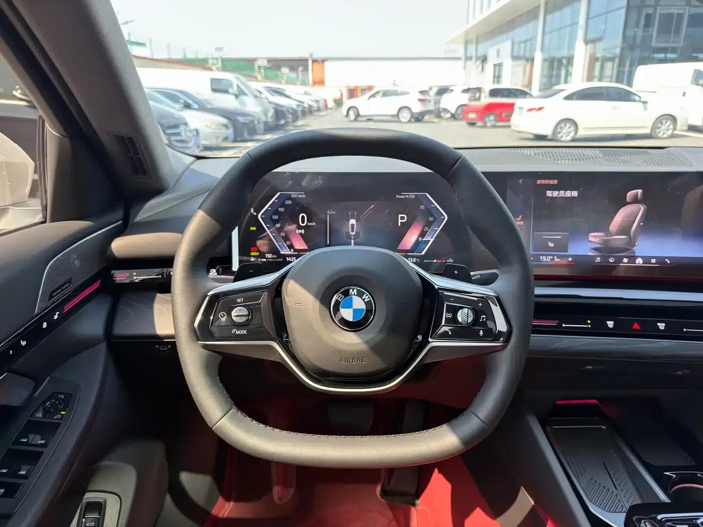 2024 BMW 5 Series 525Li Luxury Package — миниатюра 8