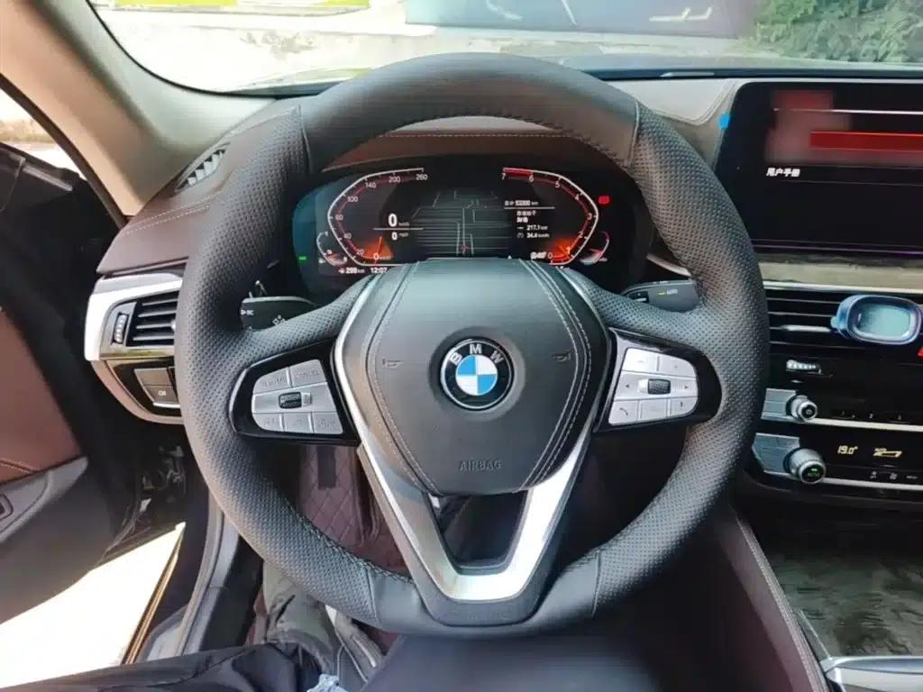 2021 BMW 5 Series 525Li Luxury Package — миниатюра 7