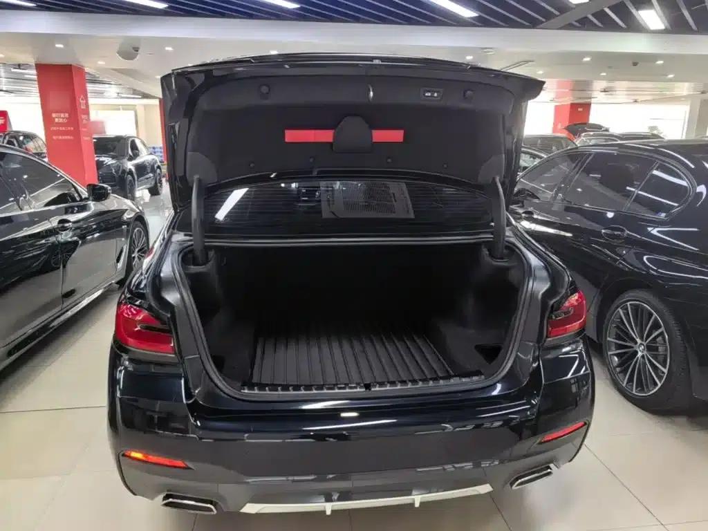 2023 BMW 5 Series 530Li Leading Edition M Sport Package — миниатюра 19