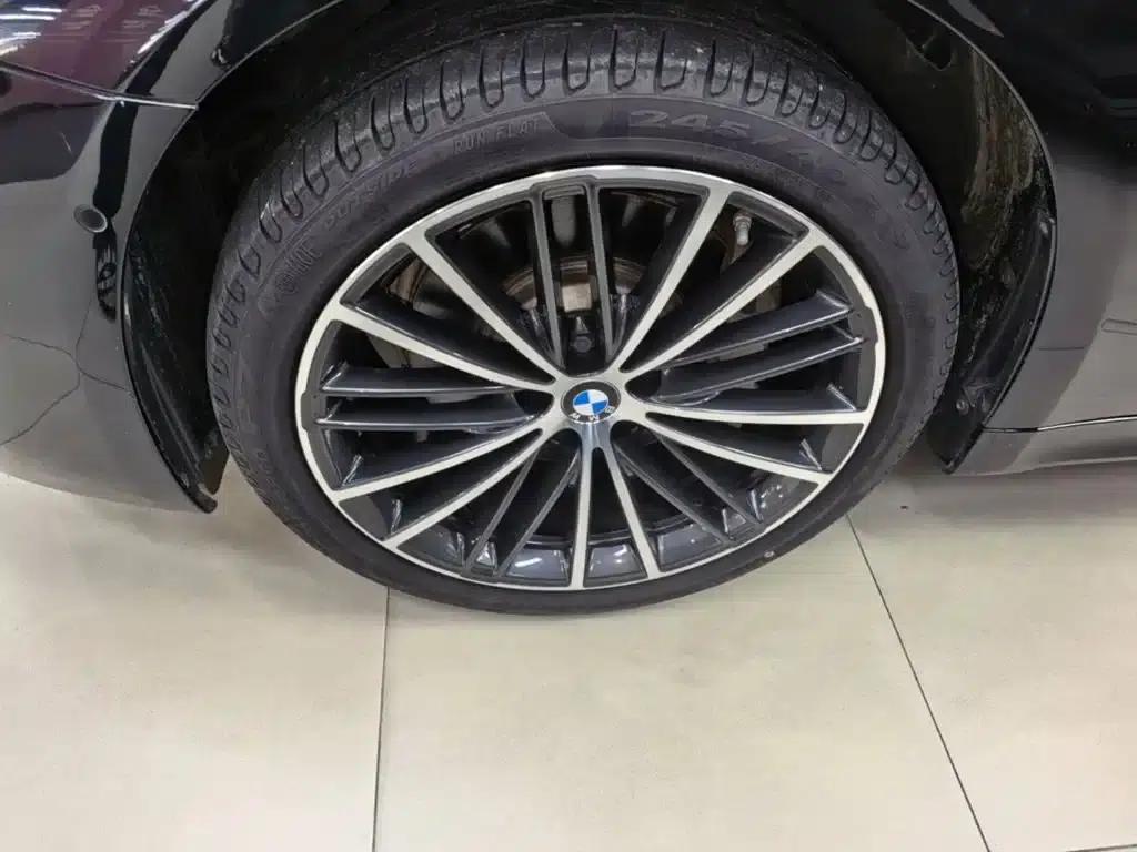 2023 BMW 5 Series 530Li Leading Edition M Sport Package — миниатюра 23