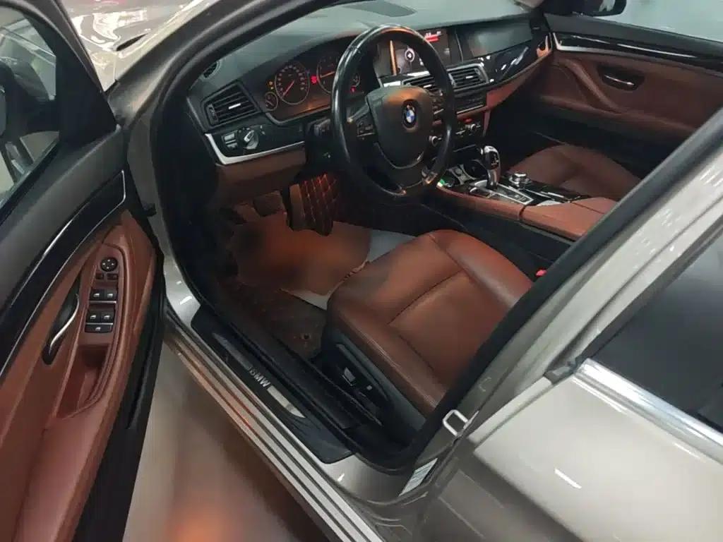 BMW 5 Series 2017 520Li Elegant Edition — миниатюра 16