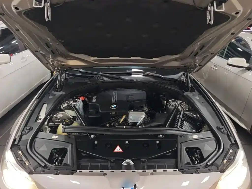 BMW 5 Series 2017 520Li Elegant Edition — миниатюра 20