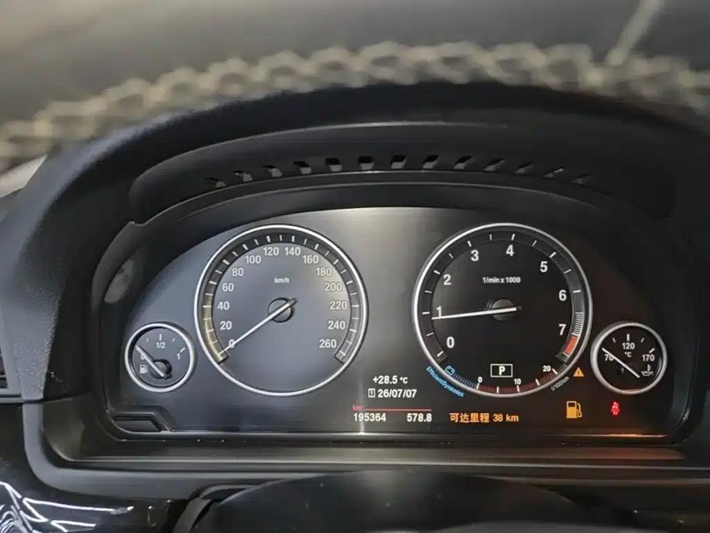2014 BMW 5 Series 525Li Luxury Design Package — миниатюра 12
