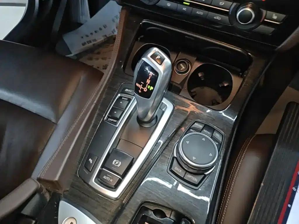 2014 BMW 5 Series 525Li Luxury Design Package — миниатюра 14