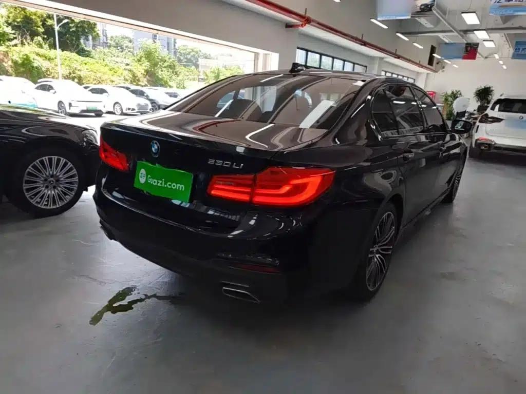 2018 BMW 5 Series 530Li Leading Edition M Sport Package — миниатюра 7