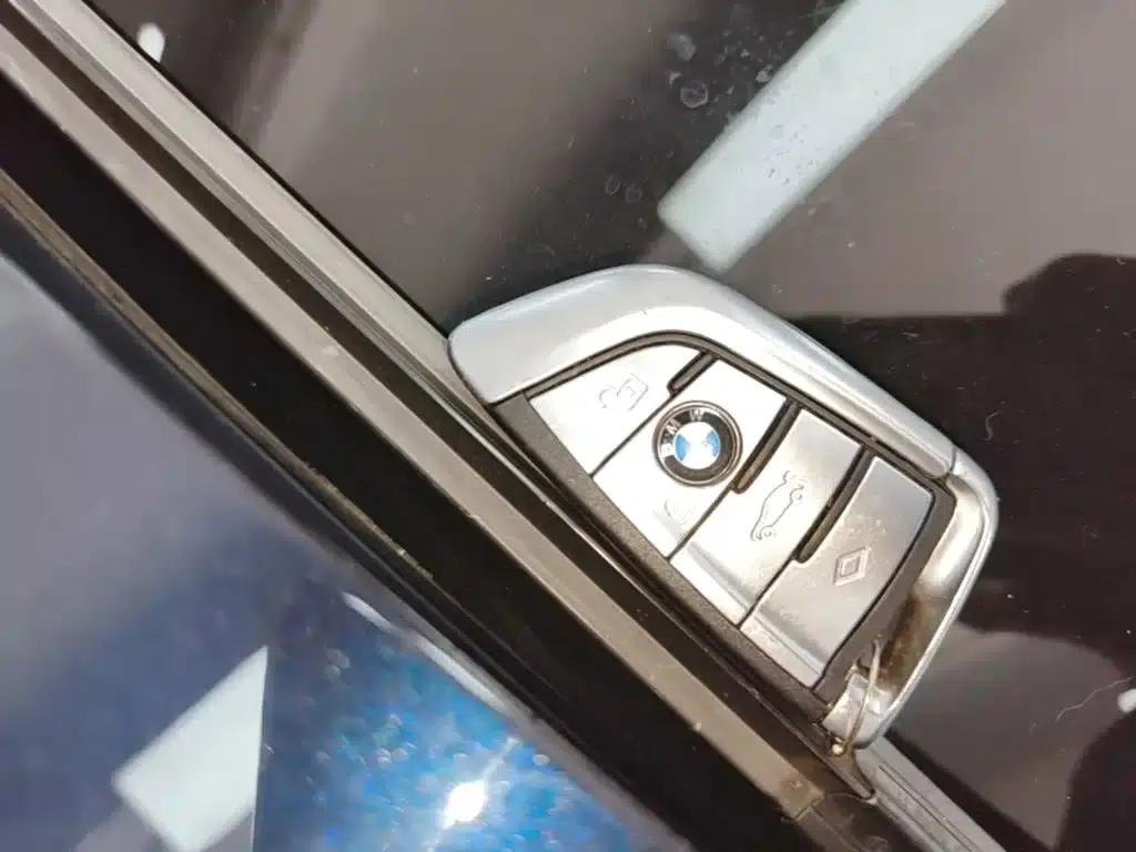2018 BMW 5 Series 530Li Leading Edition M Sport Package — миниатюра 9