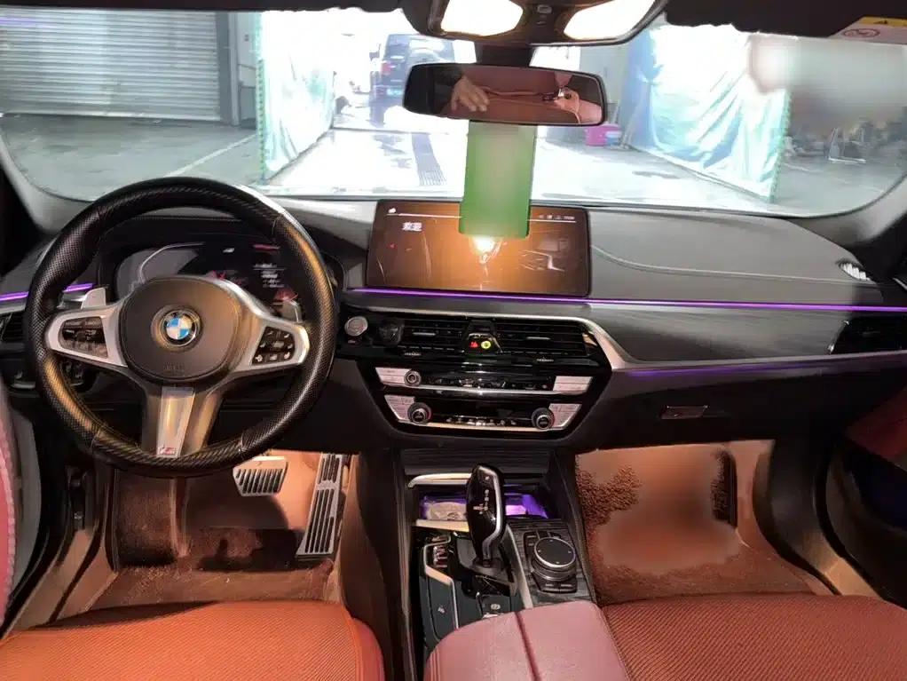 2021 BMW 5 Series 530Li xDrive M Sport Package — миниатюра 11