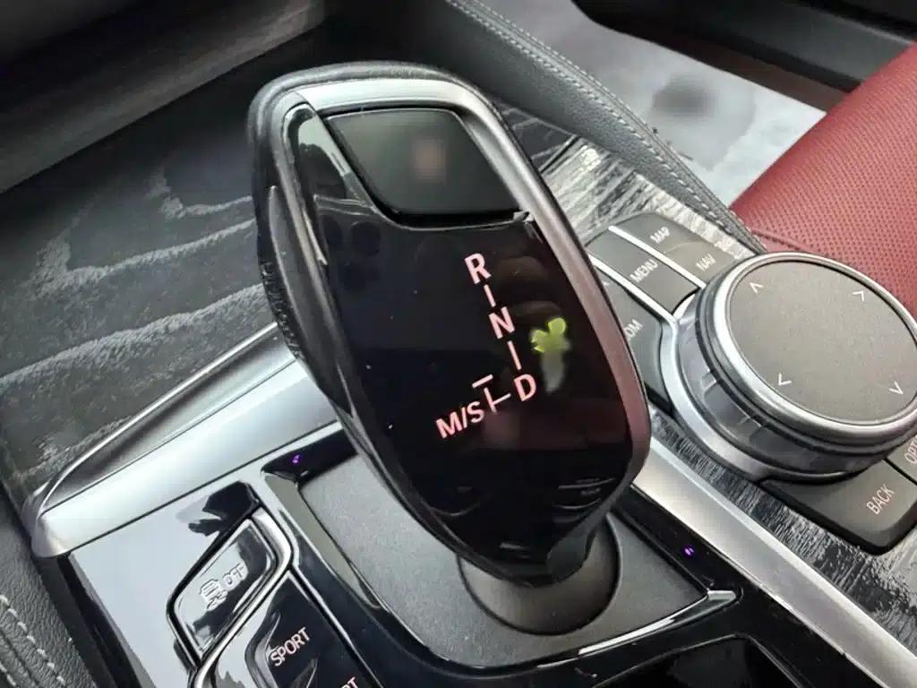 2021 BMW 5 Series 530Li xDrive M Sport Package — миниатюра 5