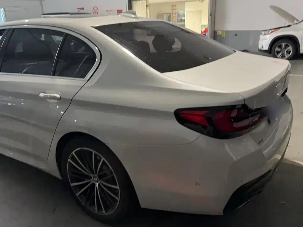 2021 BMW 5 Series 530Li xDrive M Sport Package — миниатюра 8