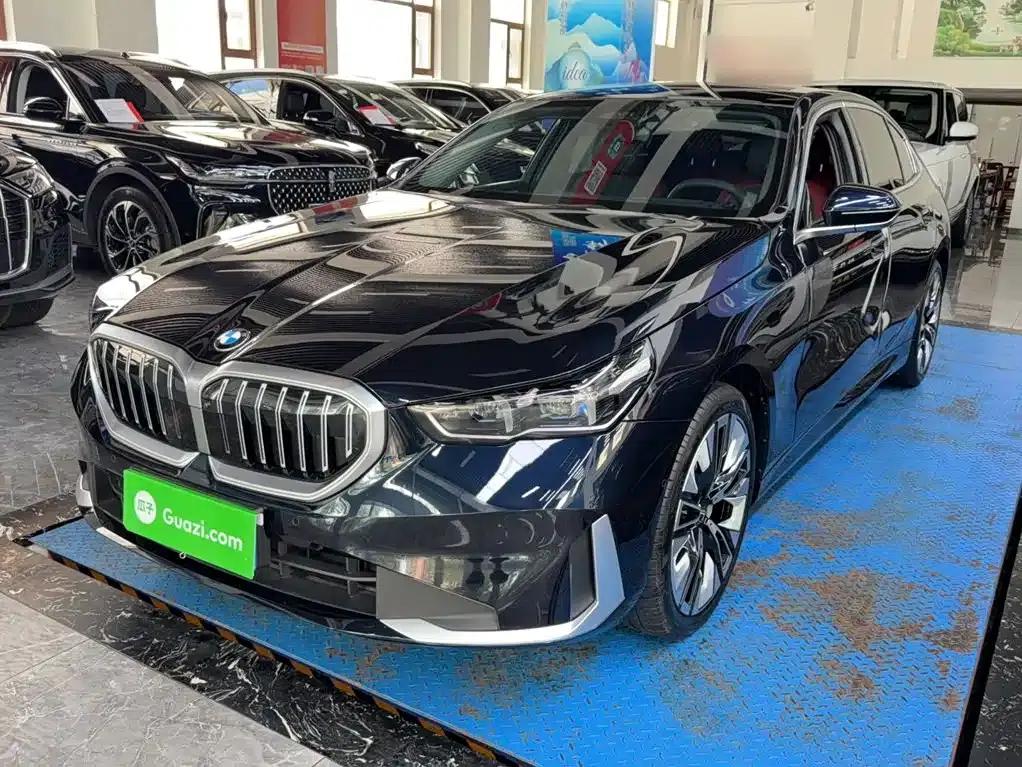 BMW 5 Series 2024 530Li Luxury Package — миниатюра 3