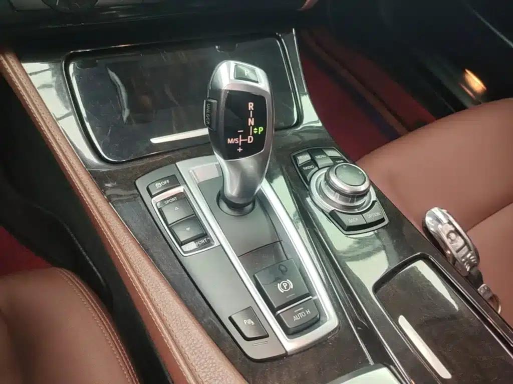 2014 BMW 5 Series 525Li Leading Edition — миниатюра 14
