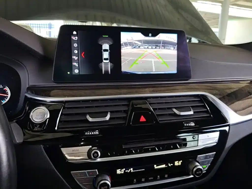 2018 BMW 5 Series 525Li M Sport Package — миниатюра 13
