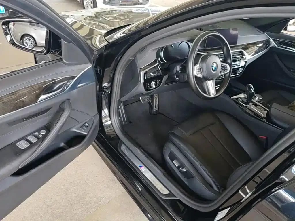 2018 BMW 5 Series 525Li M Sport Package — миниатюра 16