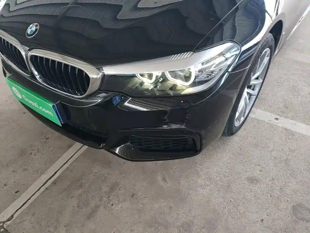 2018 BMW 5 Series 525Li M Sport Package — миниатюра 24