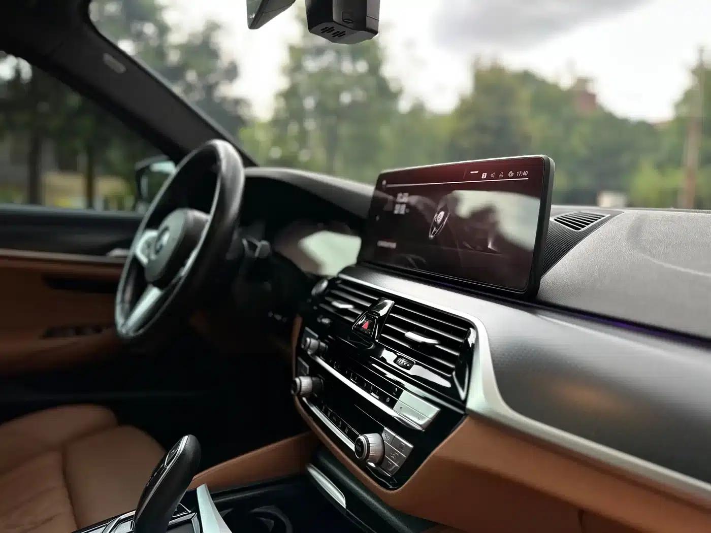 2021 BMW 5 Series Imported Model 525i M Sport Package — миниатюра 17