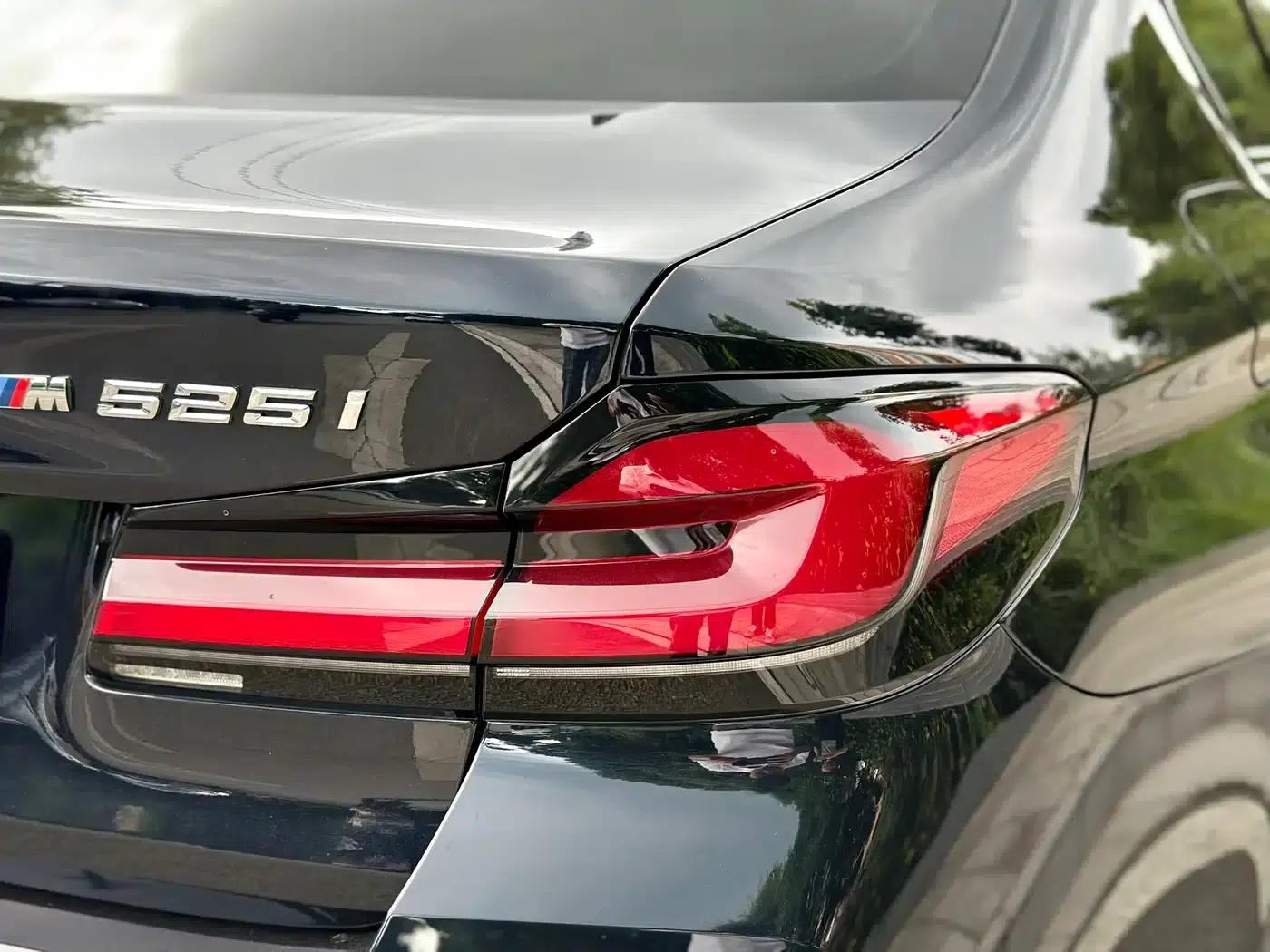 2021 BMW 5 Series Imported Model 525i M Sport Package — миниатюра 18