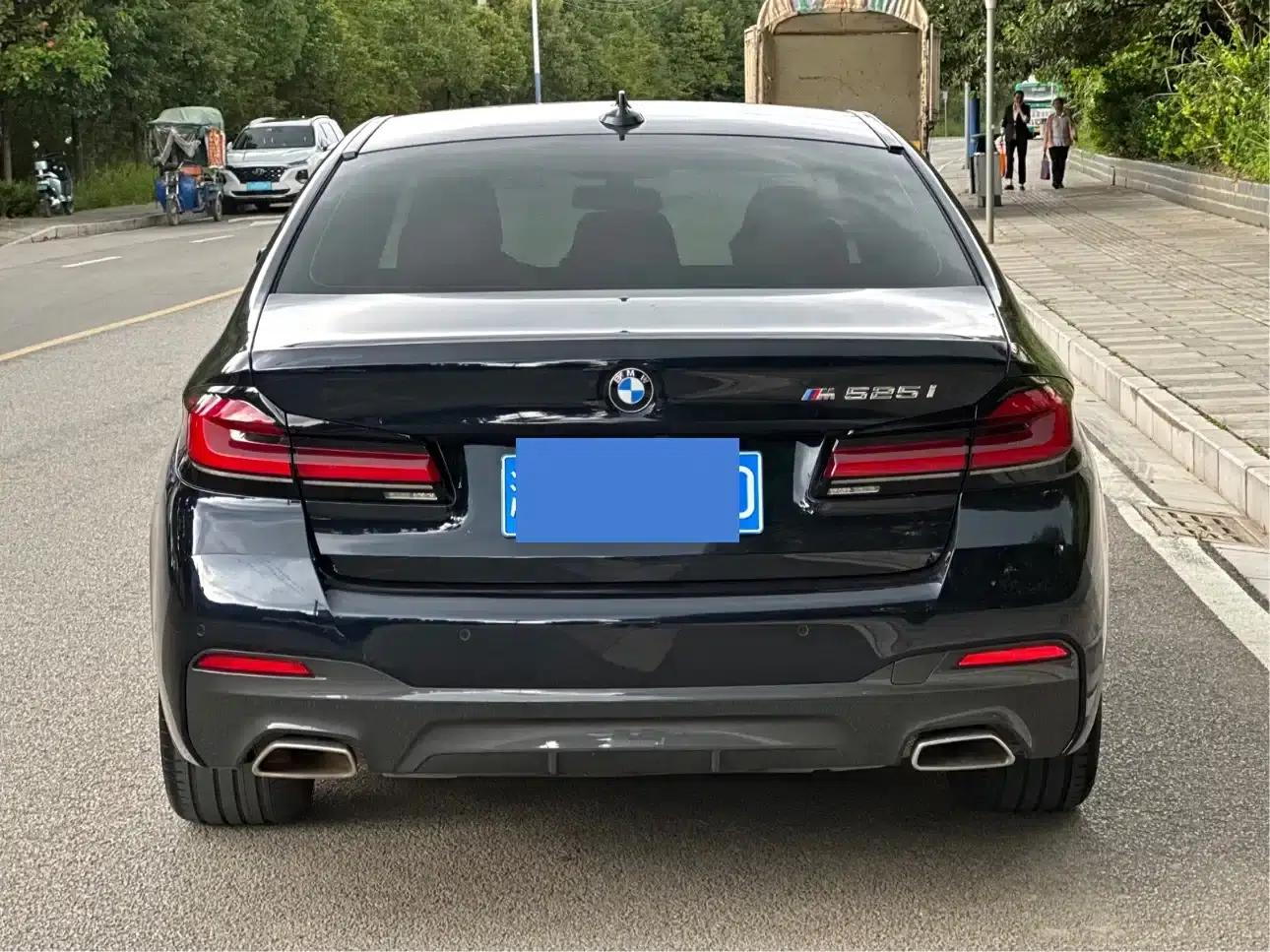 2021 BMW 5 Series Imported Model 525i M Sport Package — миниатюра 24