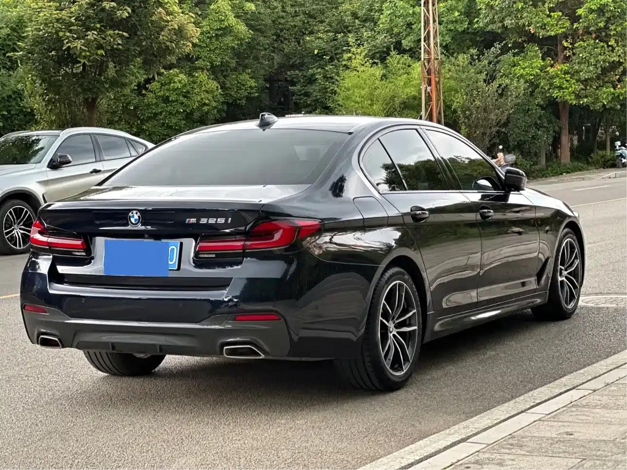 2021 BMW 5 Series Imported Model 525i M Sport Package — миниатюра 25