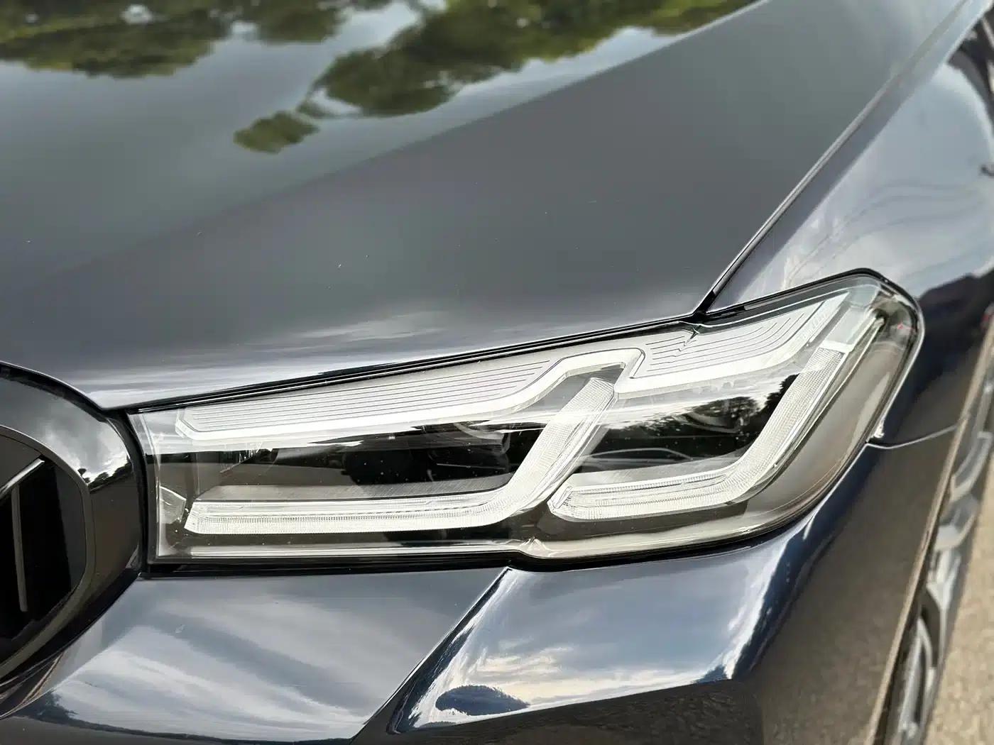 2021 BMW 5 Series Imported Model 525i M Sport Package — миниатюра 4