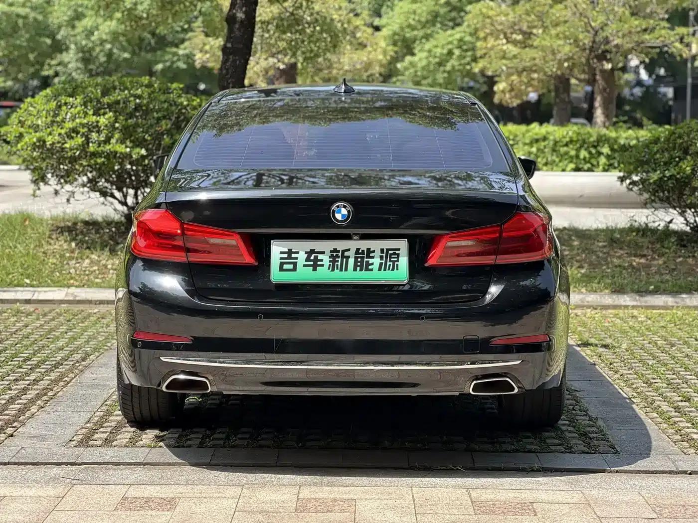 BMW 5 Series PHEV 2020 Mileage Upgrade Edition 530Le Luxury Package — миниатюра 12