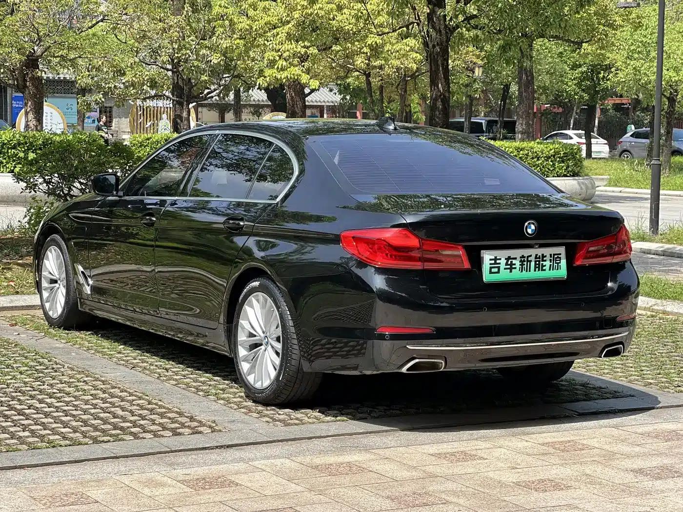 BMW 5 Series PHEV 2020 Mileage Upgrade Edition 530Le Luxury Package — миниатюра 13