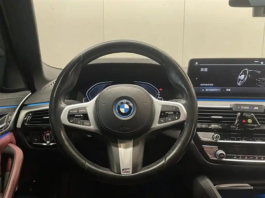BMW 5 Series PHEV 2021 535Le M Sport Package — миниатюра 13