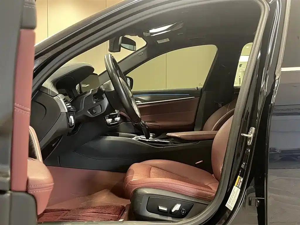 BMW 5 Series PHEV 2021 535Le M Sport Package — миниатюра 16
