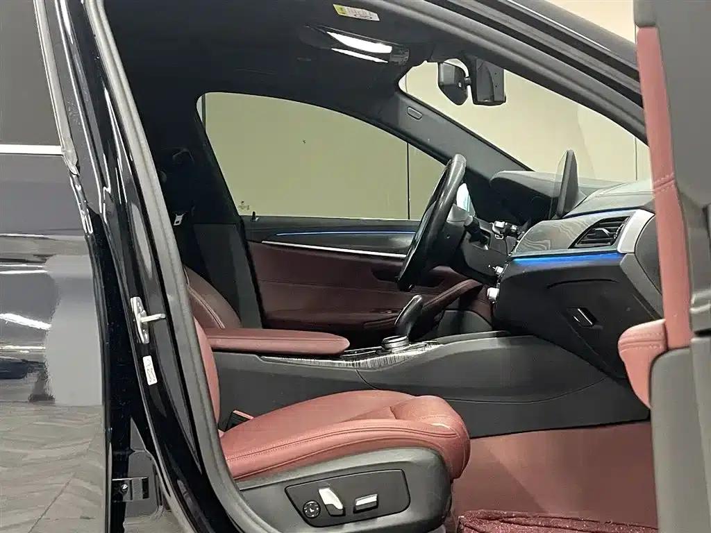 BMW 5 Series PHEV 2021 535Le M Sport Package — миниатюра 17