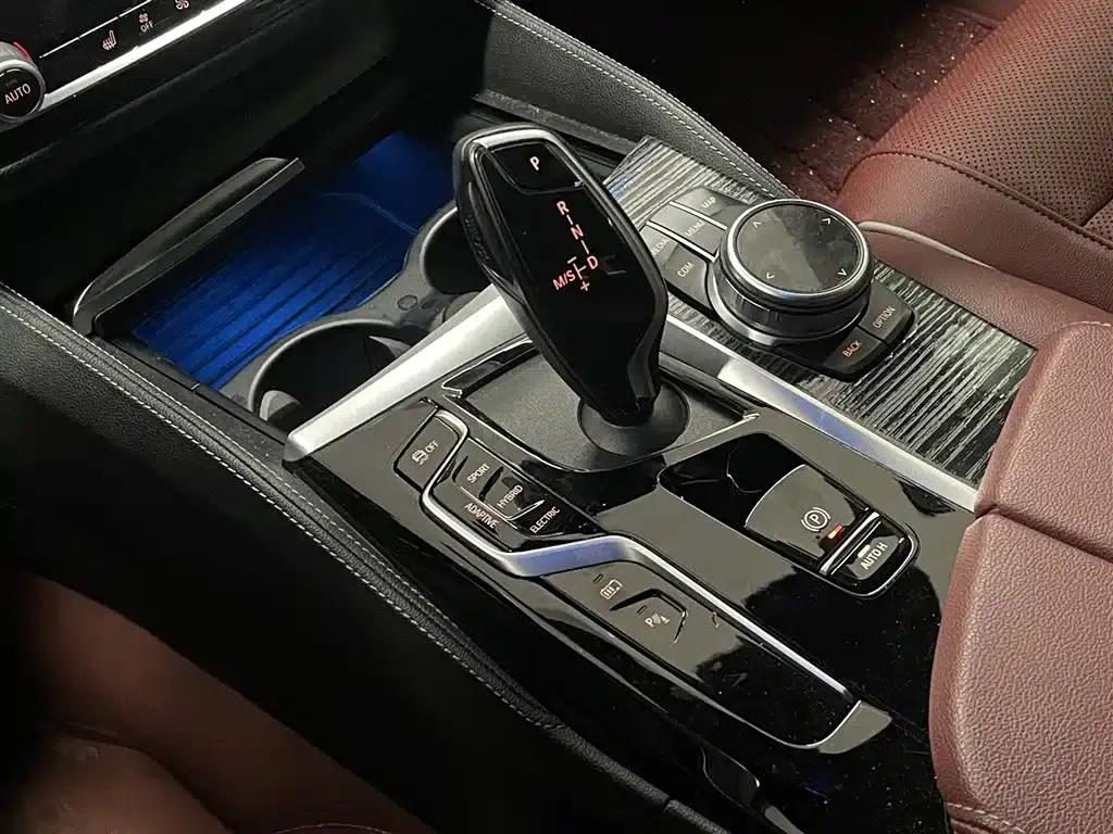 BMW 5 Series PHEV 2021 535Le M Sport Package — миниатюра 19