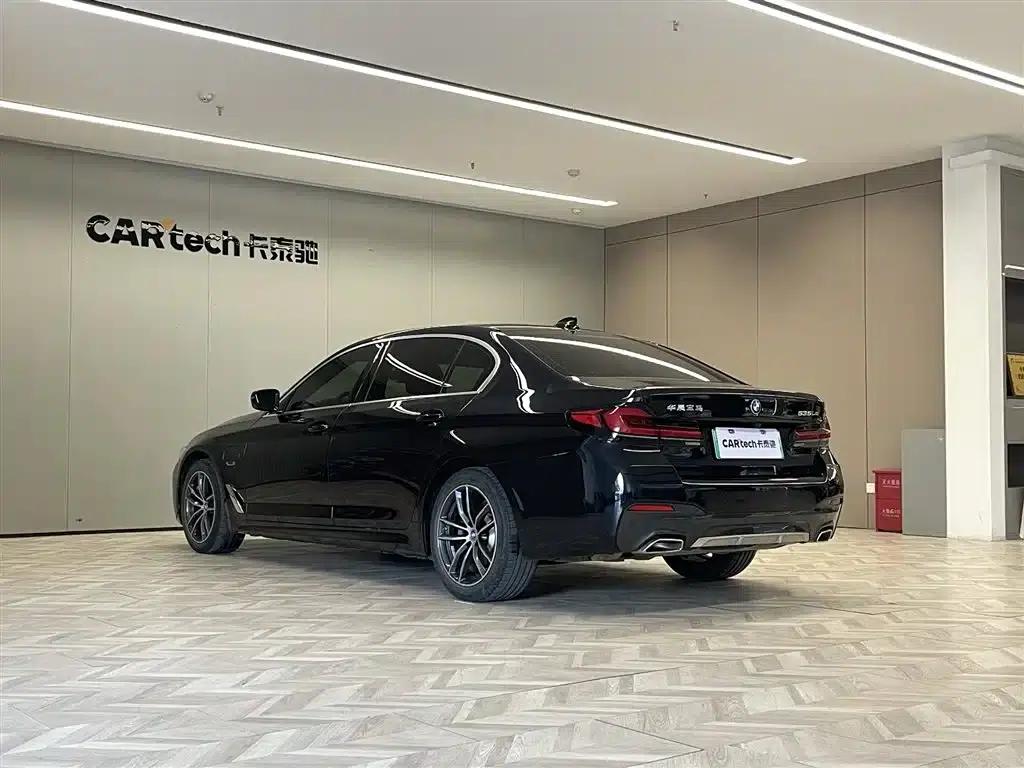 BMW 5 Series PHEV 2021 535Le M Sport Package — миниатюра 7