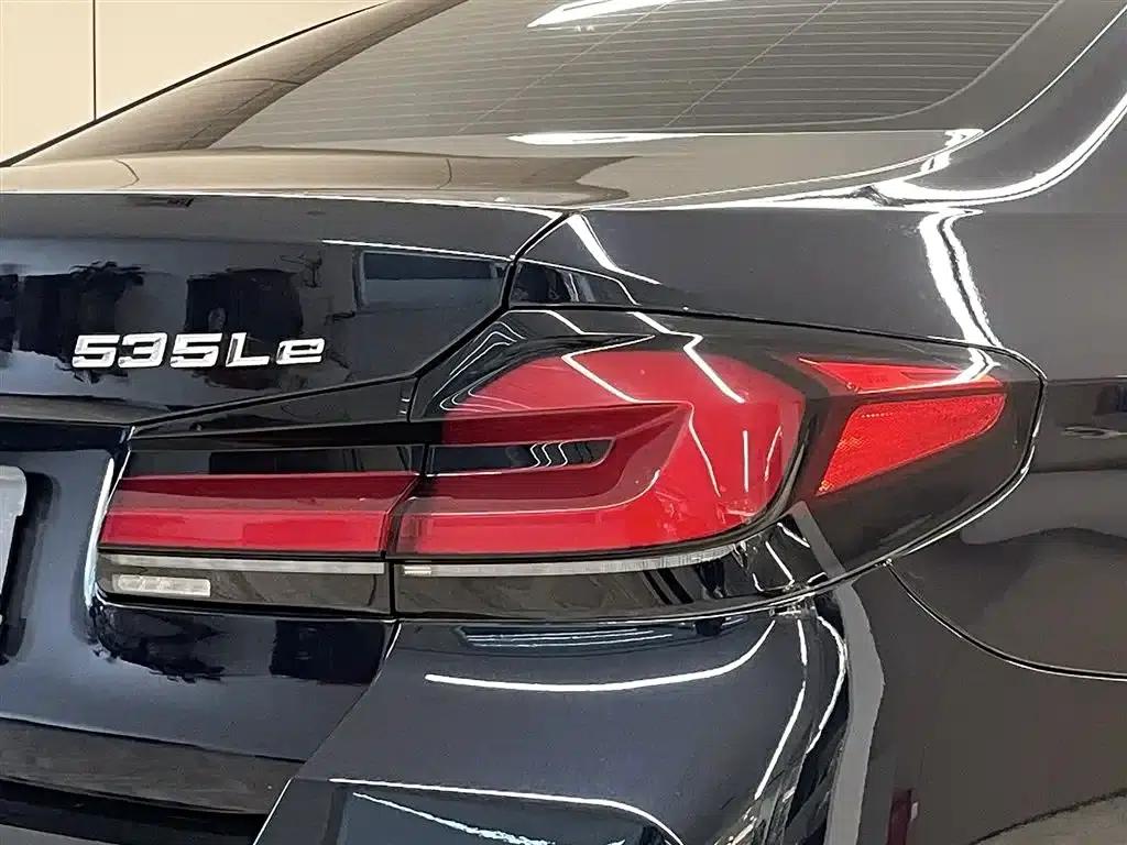 BMW 5 Series PHEV 2021 535Le M Sport Package — миниатюра 10