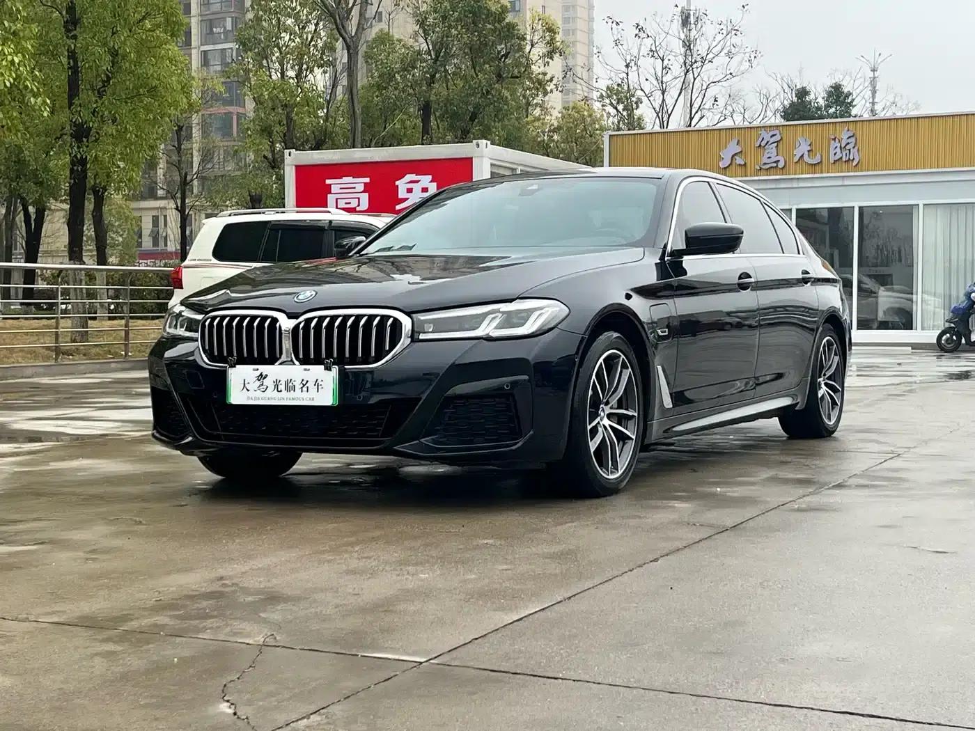 BMW 5 Series PHEV 2022 535Le M Sport Package — миниатюра 1