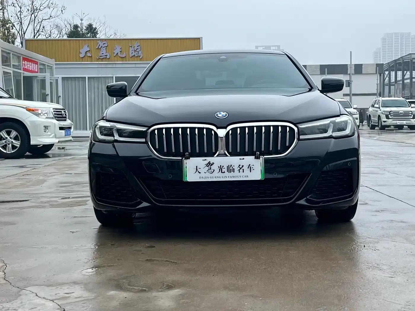 BMW 5 Series PHEV 2022 535Le M Sport Package — миниатюра 2