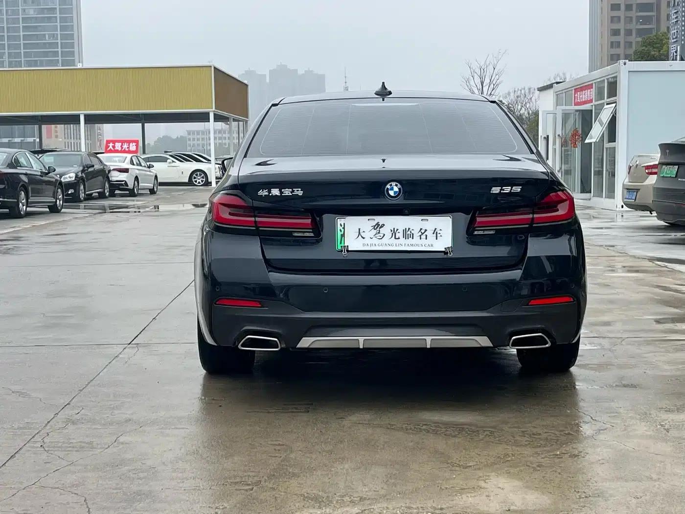 BMW 5 Series PHEV 2022 535Le M Sport Package — миниатюра 5