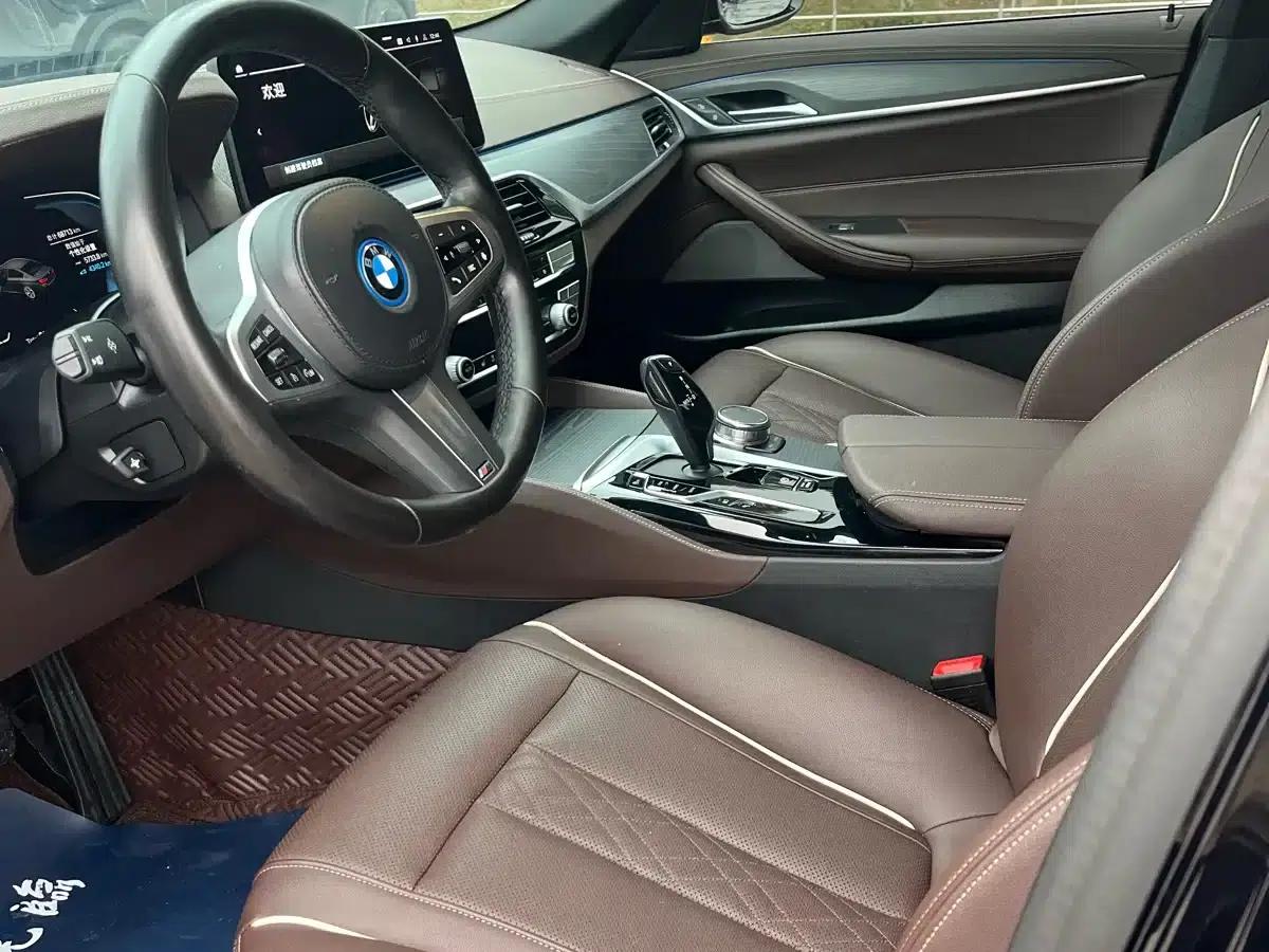 BMW 5 Series PHEV 2022 535Le M Sport Package — миниатюра 8