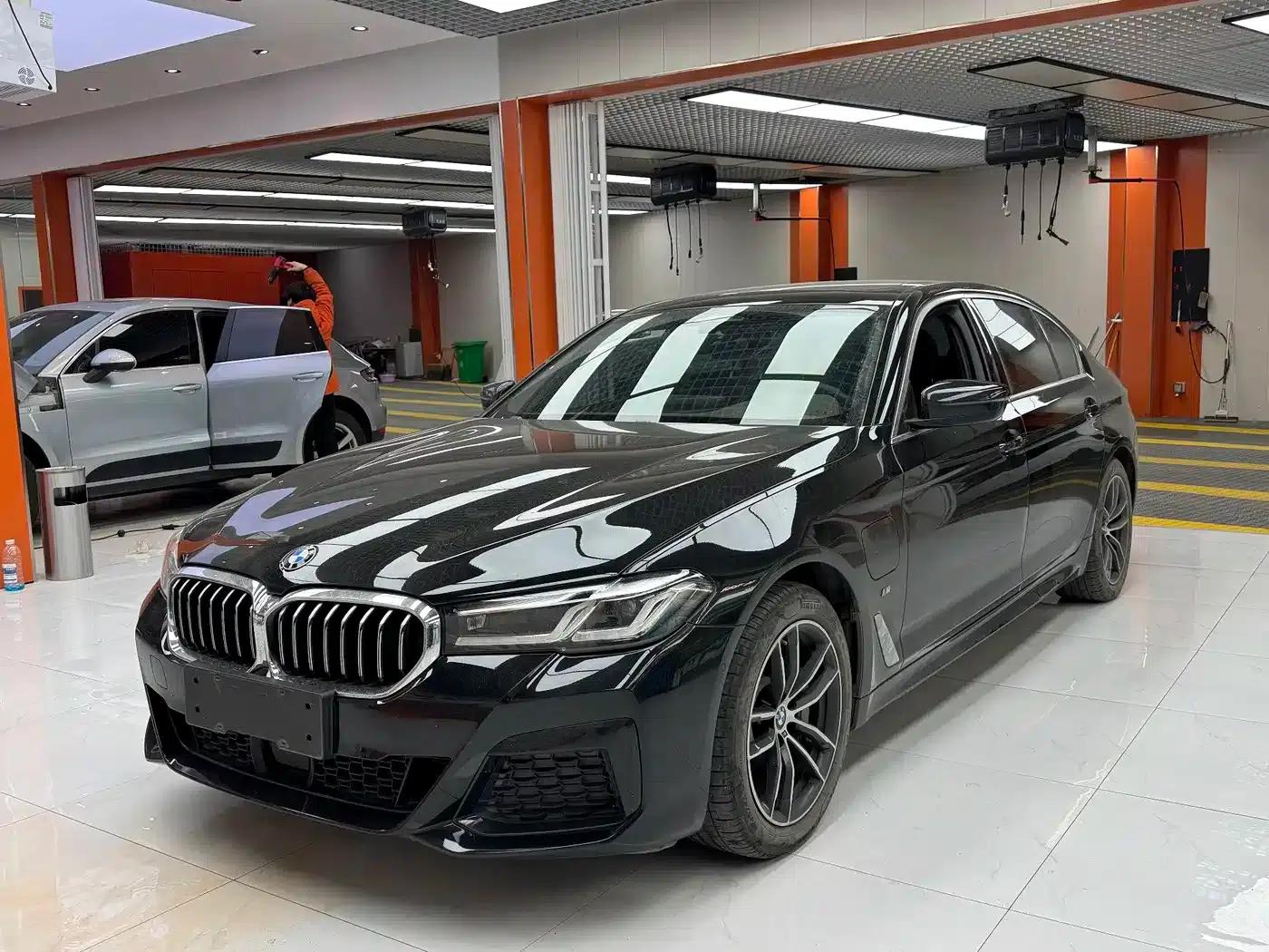 BMW 5 Series PHEV 2021 535Le Pioneer Edition M Sport Package — миниатюра 2