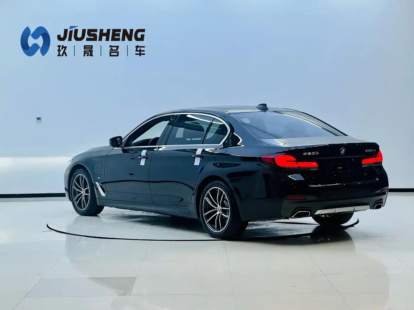 BMW 5 Series PHEV 2021 535Le Pioneer Edition M Sport Package — миниатюра 15