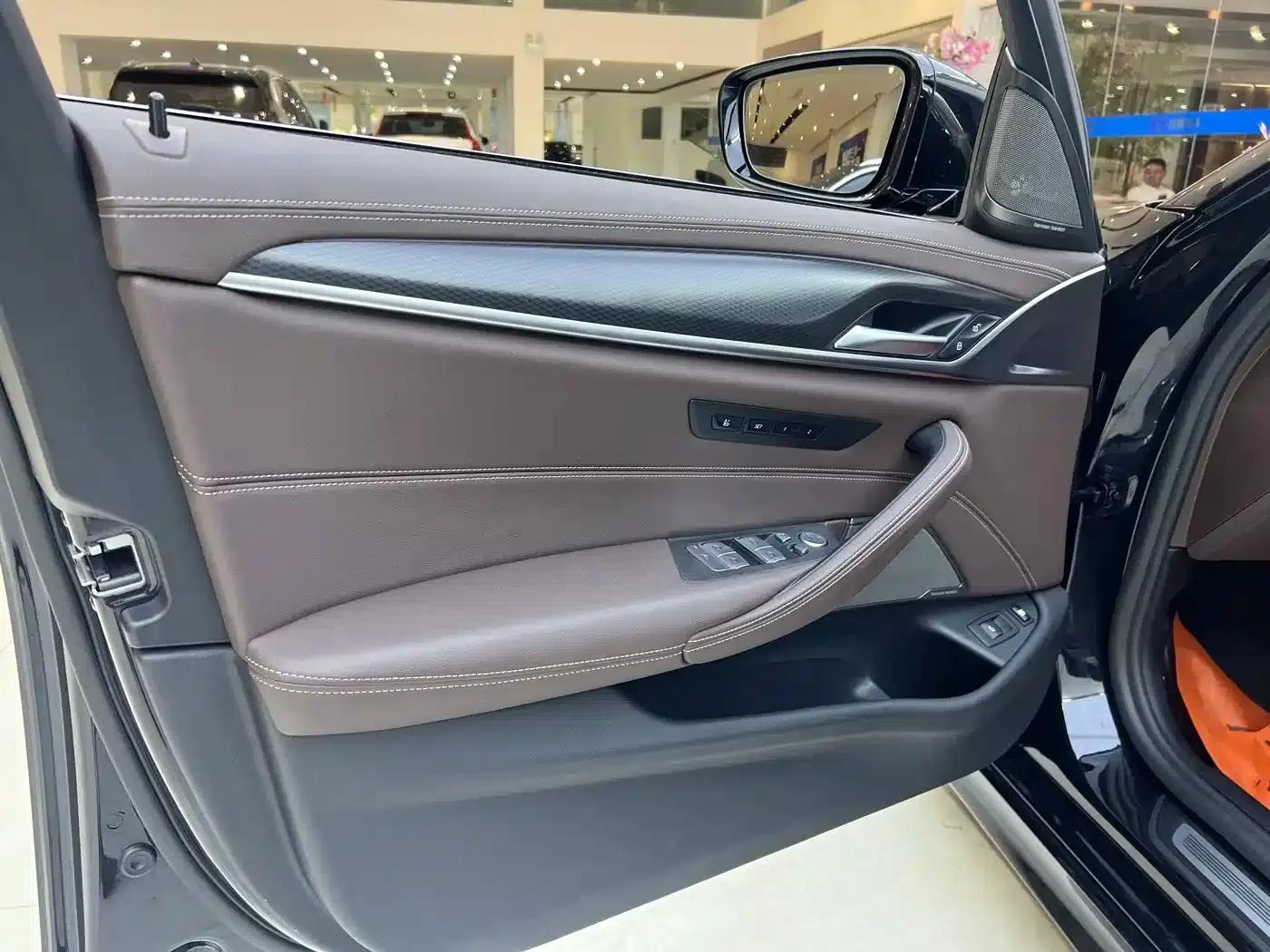 BMW 5 Series PHEV 2021 535Le Pioneer Edition M Sport Package — миниатюра 18