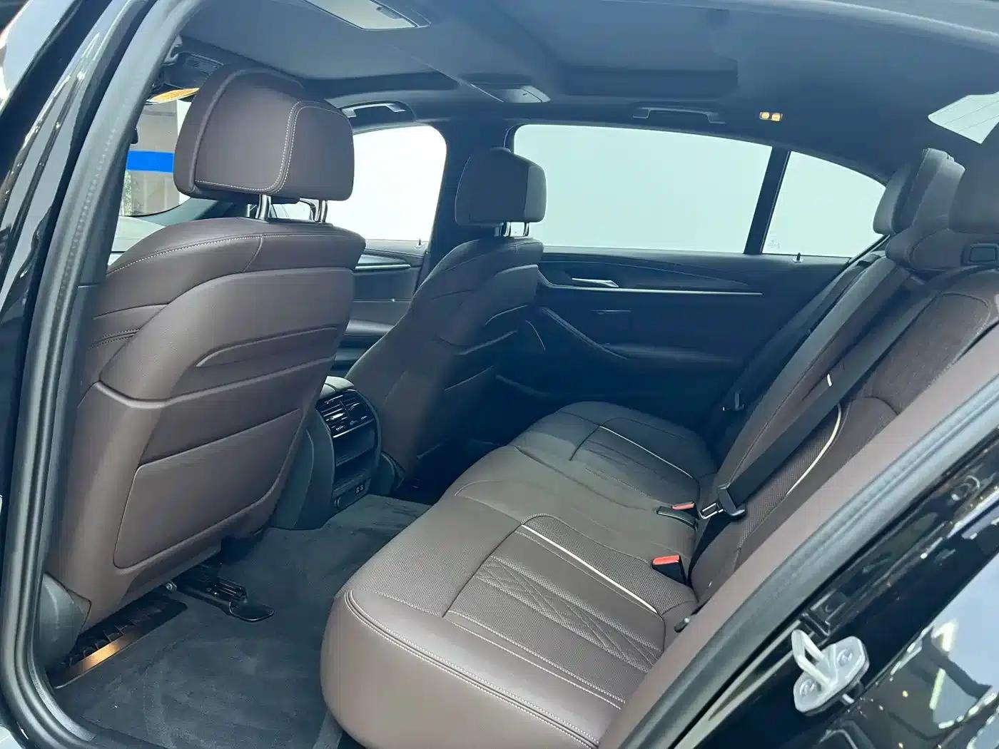 BMW 5 Series PHEV 2021 535Le Pioneer Edition M Sport Package — миниатюра 24