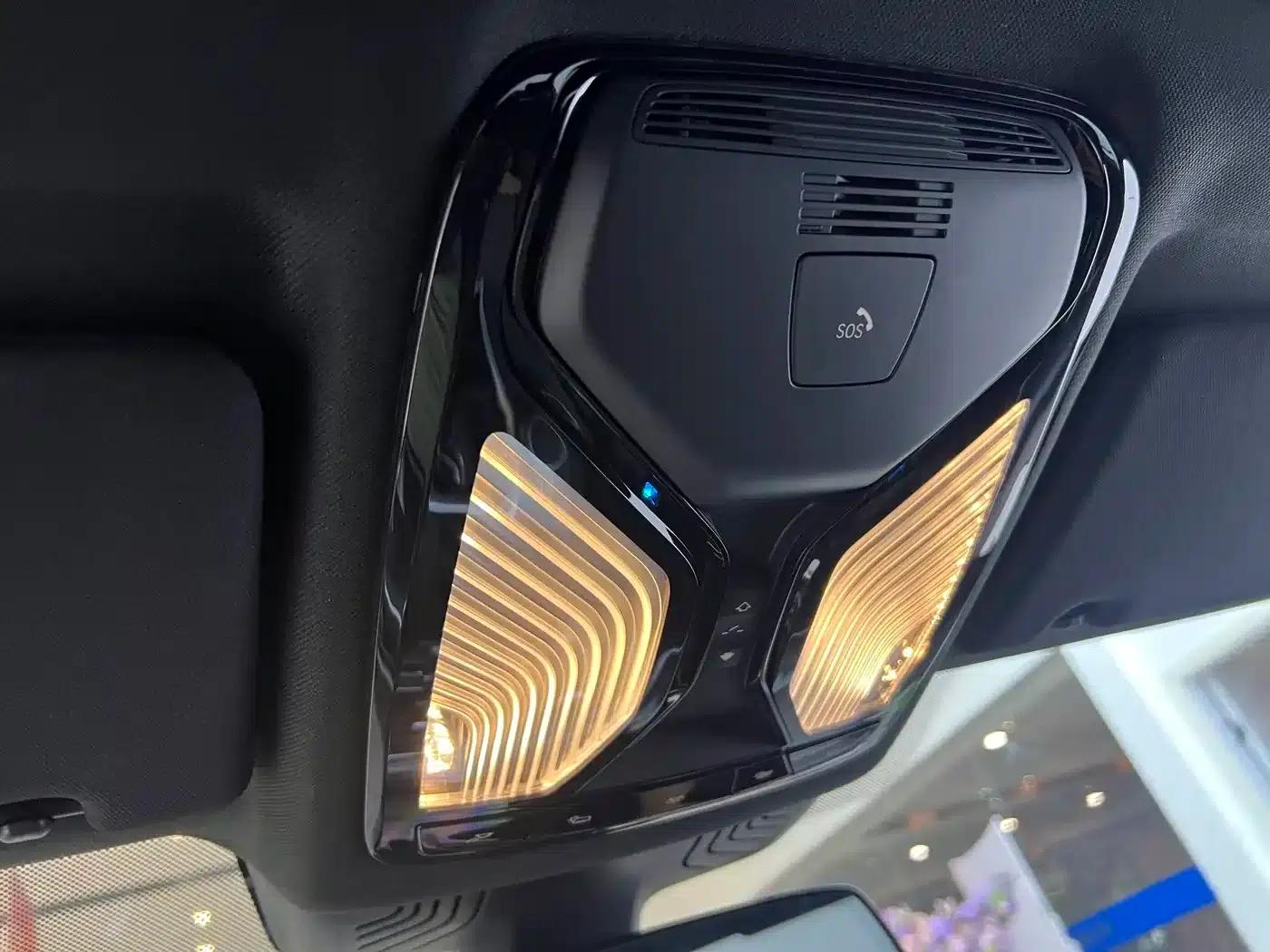 BMW 5 Series PHEV 2021 535Le Pioneer Edition M Sport Package — миниатюра 25
