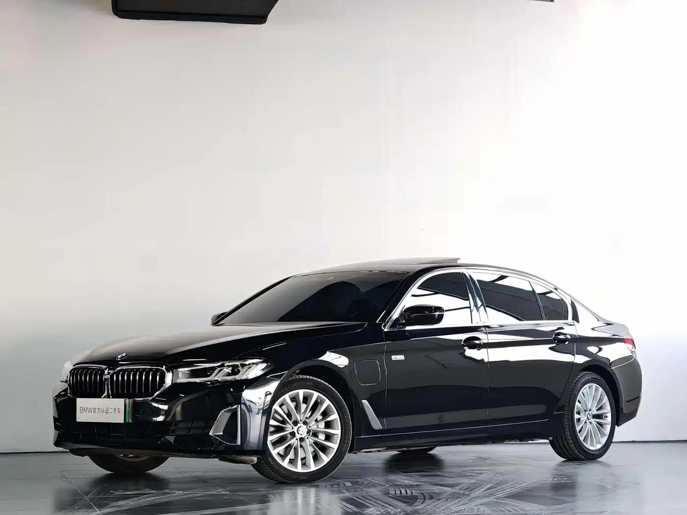 BMW 5 Series PHEV 2021 535Le Luxury Package — миниатюра 1