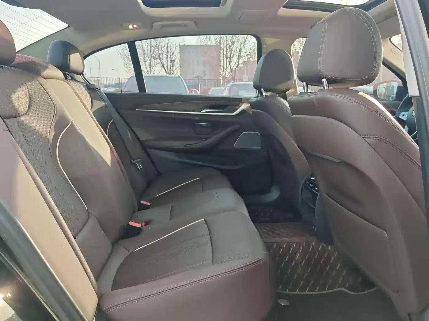 BMW 5 Series PHEV 2021 535Le Luxury Package — миниатюра 14