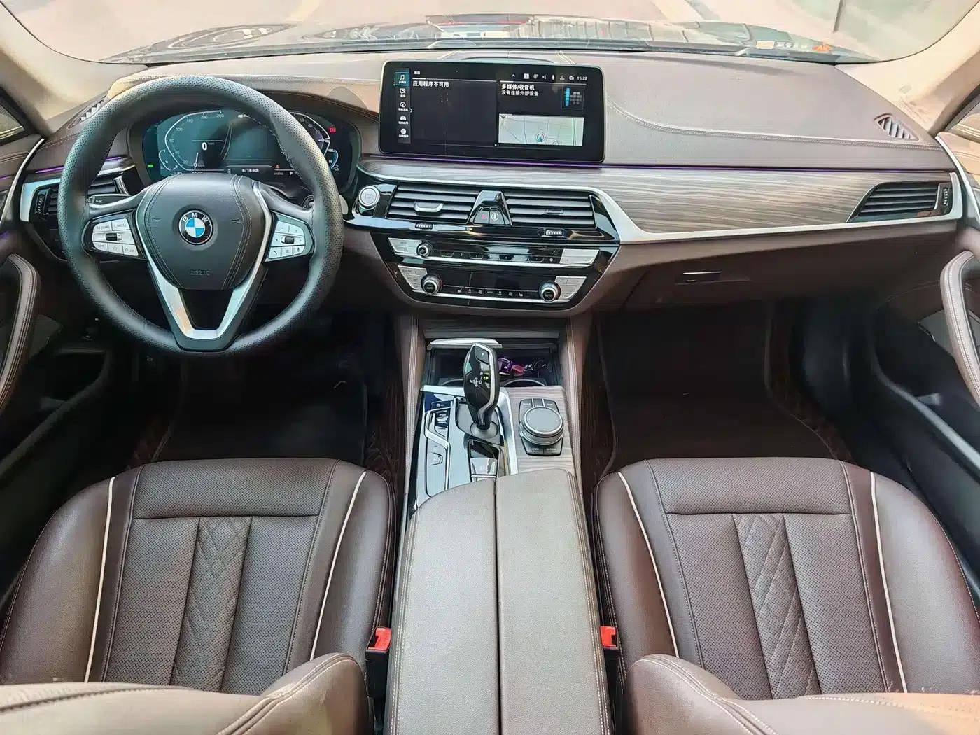 BMW 5 Series PHEV 2021 535Le Luxury Package — миниатюра 16