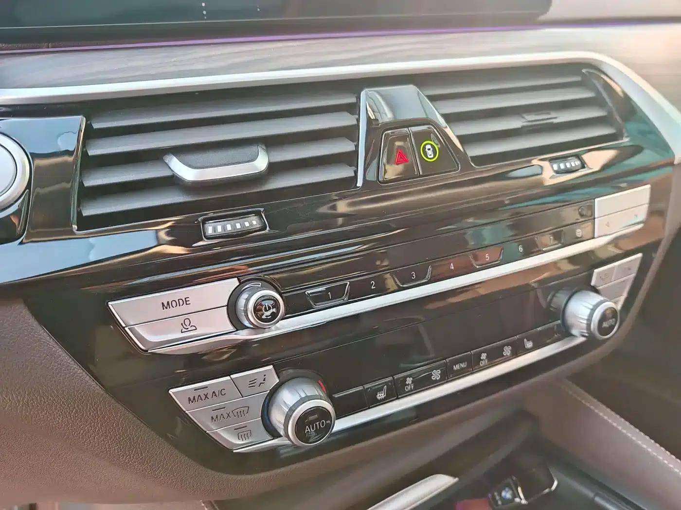 BMW 5 Series PHEV 2021 535Le Luxury Package — миниатюра 24