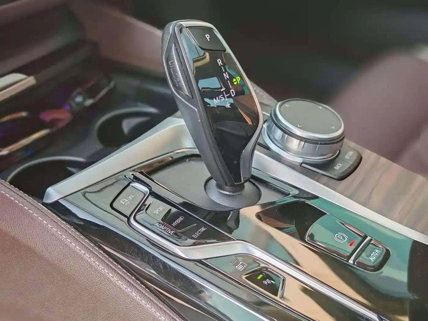 BMW 5 Series PHEV 2021 535Le Luxury Package — миниатюра 26