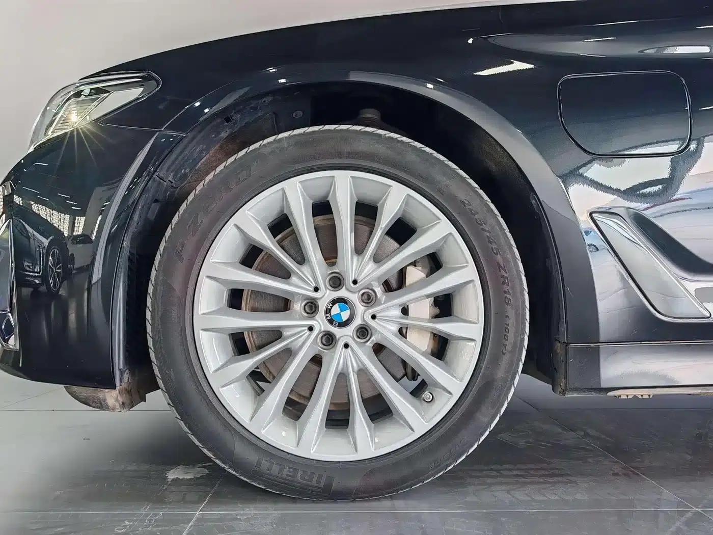 BMW 5 Series PHEV 2021 535Le Luxury Package — миниатюра 9