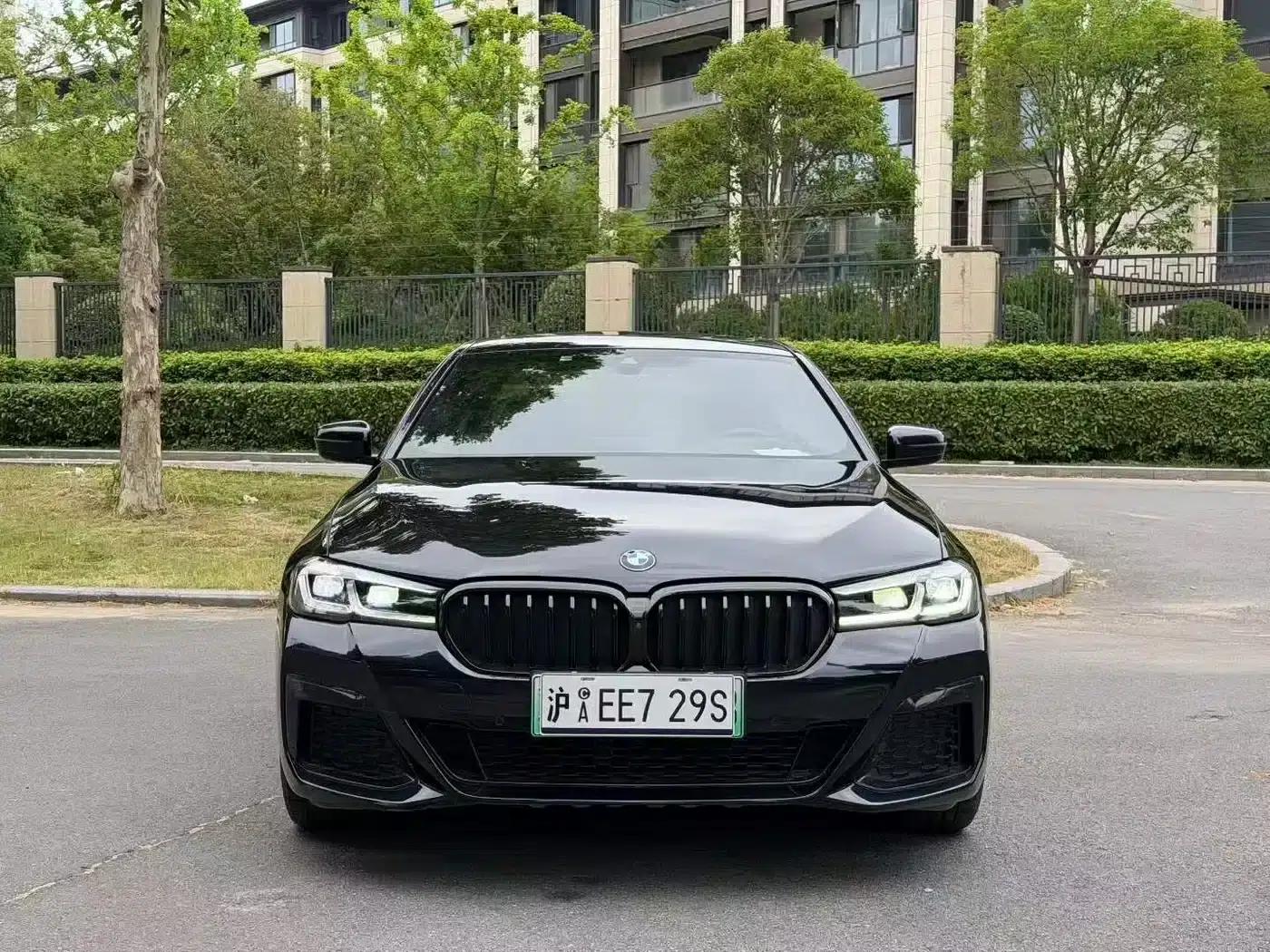 BMW 5 Series PHEV 2021 Facelift 535Le Luxury Package — миниатюра 2